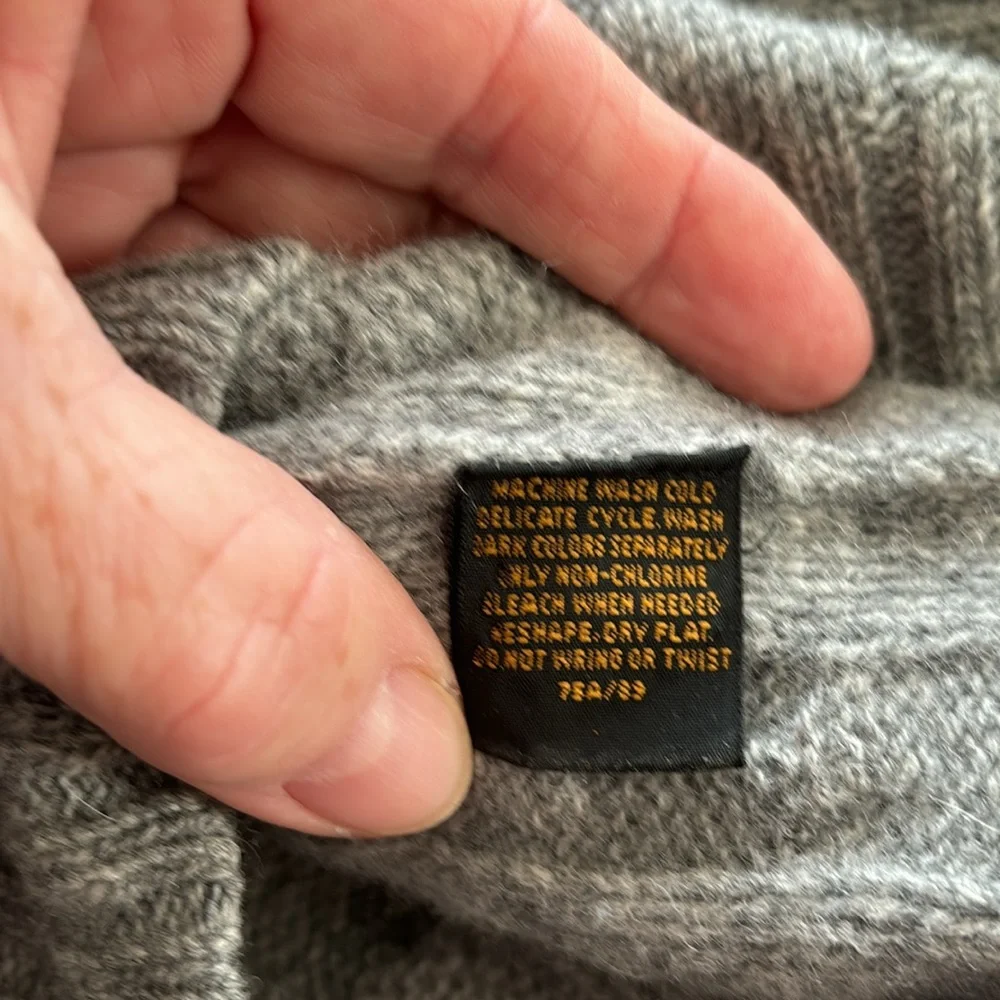 Eddie Bauer V-Neck Gray Lambswool Sweater Men’s M